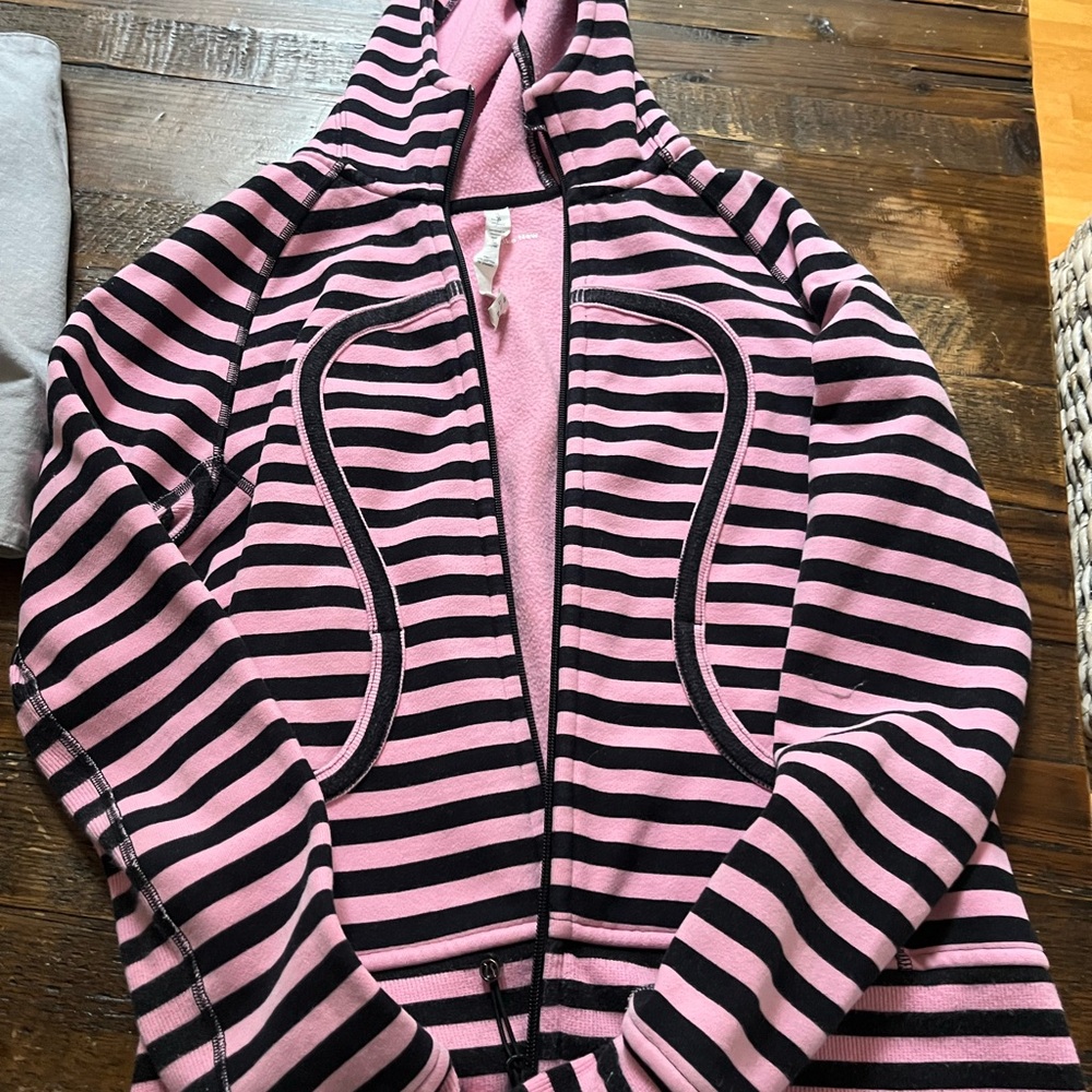 Lululemon striped scuba hoodie. Size 8